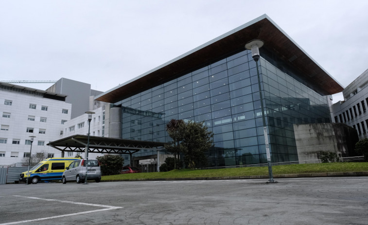 Dos personas heridas en una colisión entre dos turismos en Ferrol