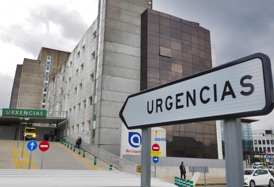 Cuatro heridos leves, dos de ellos menores, en una colisión entre dos turismos en Narón