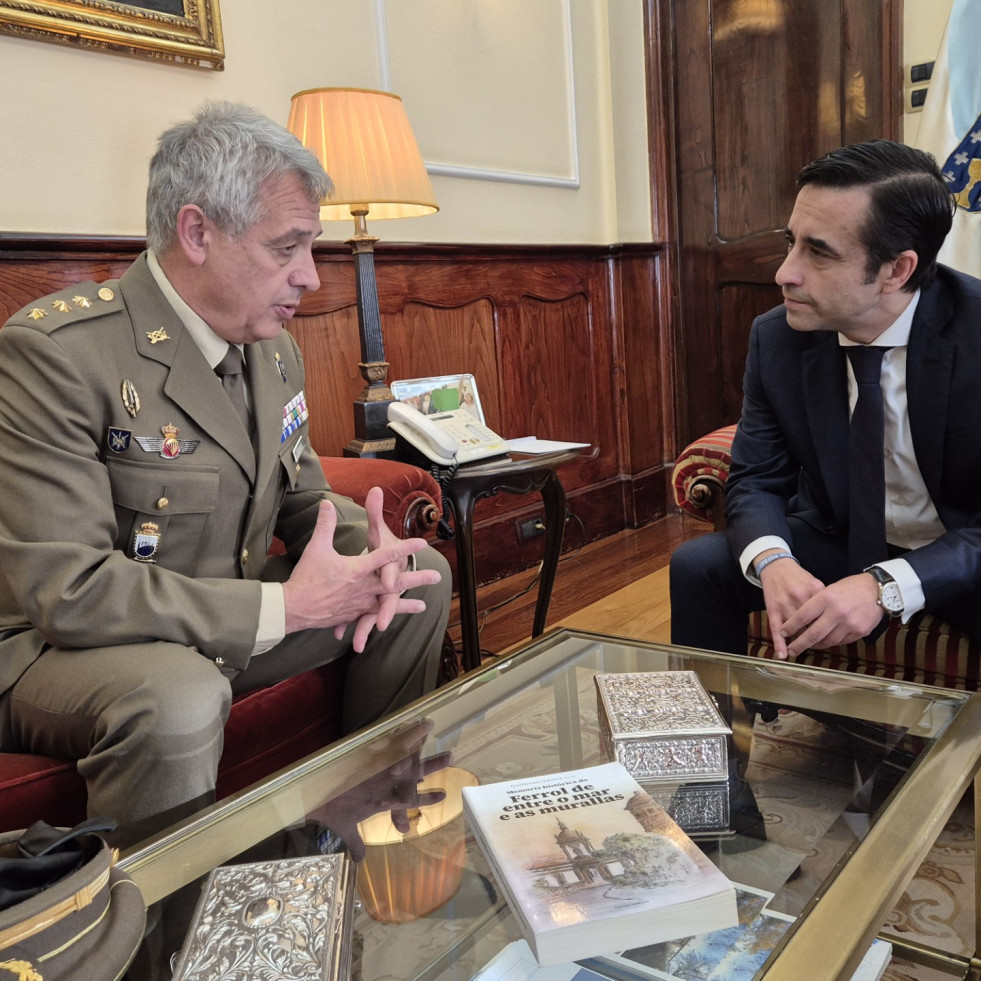 El alcalde mantuvo un encuentro con el nuevo director el Archivo Militar de Ferrol