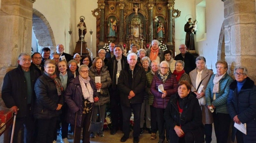 Emotivo homenaje en Cariño al párroco de Santa María da Pedra, Higinio Rodríguez