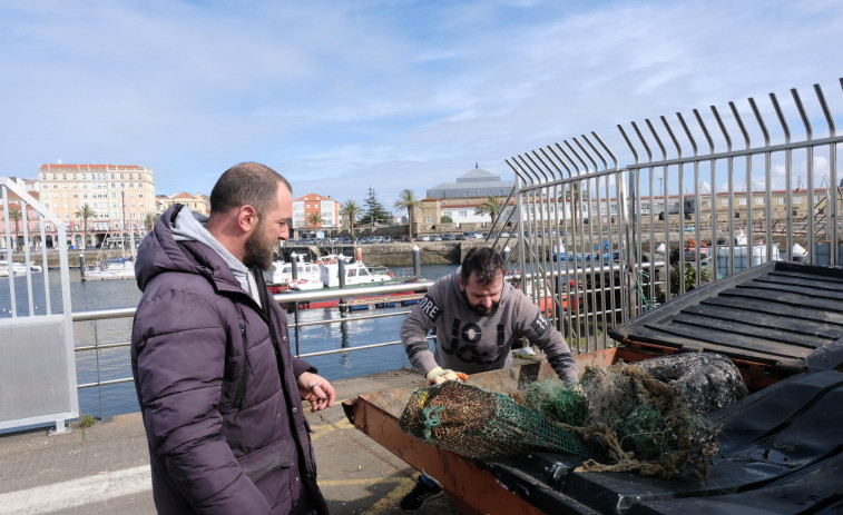 El proyecto Plancton retiró en año y medio 19 toneladas de basura marina de la ría de Ferrol