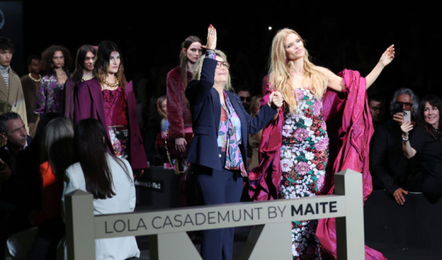 Esther Cañadas y Ella Travolta, protagonistas del desfile de Lola Casademunt