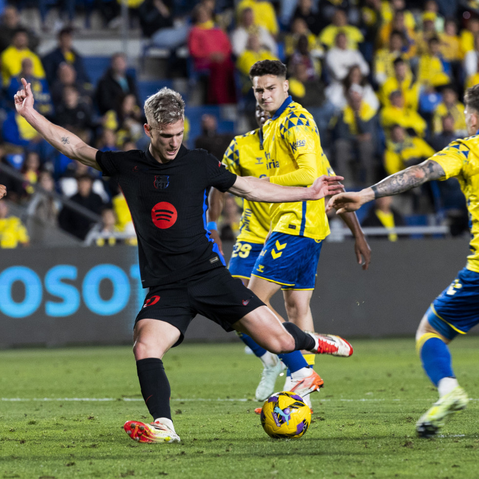 El Barcelona se mantiene líder tras ganar a Las Palmas (0-2)