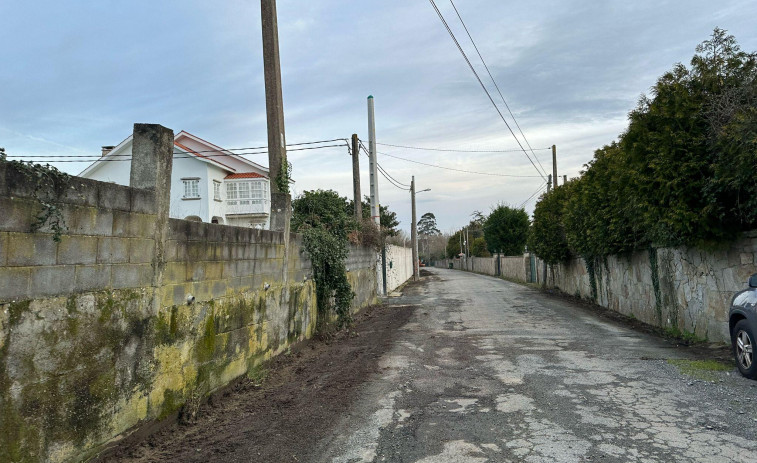 Comienzan los trabajos de mejora en el camino de O Castro, en Ares