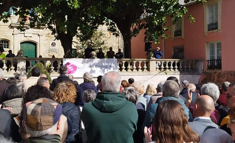 Masiva concentración en Ortigueira por la calidad de la comida de la residencia de mayores