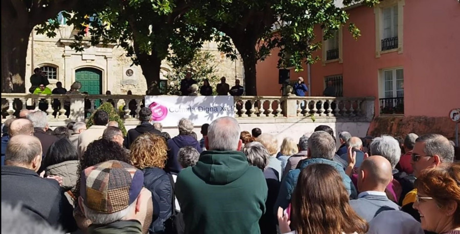 Masiva concentración en Ortigueira por la calidad de la comida de la residencia de mayores