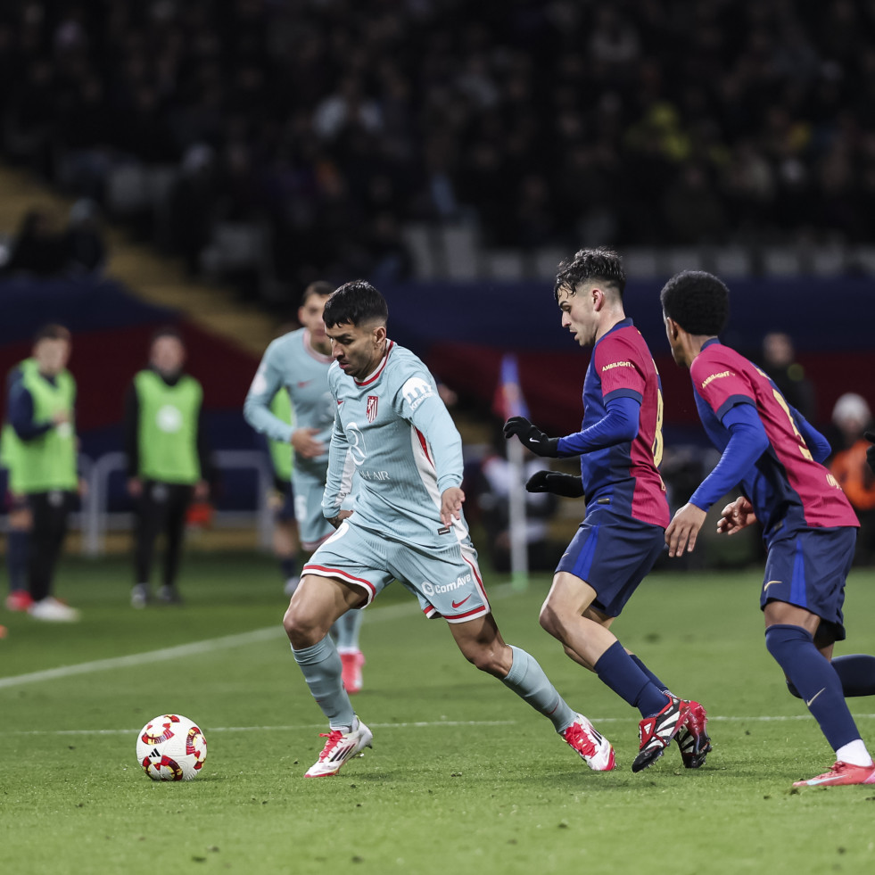 El Barcelona y el Atlético firman las tablas en un partido loco (4-4)