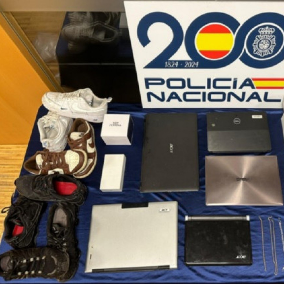 DetenidosenVigocuatrohombresporrobarjoyasporvalordecasi180.000euros