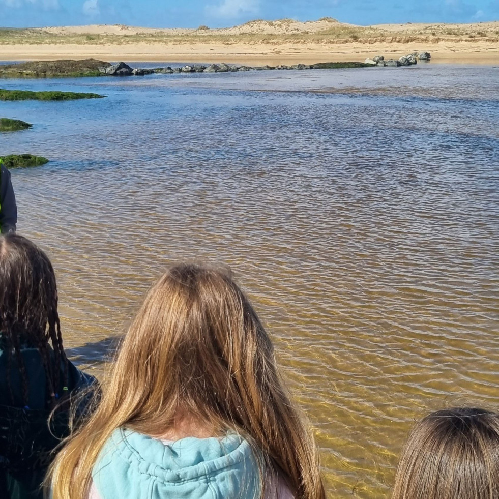 Visitas escolares al lago de A Frouxeira de la mano de la SGHN