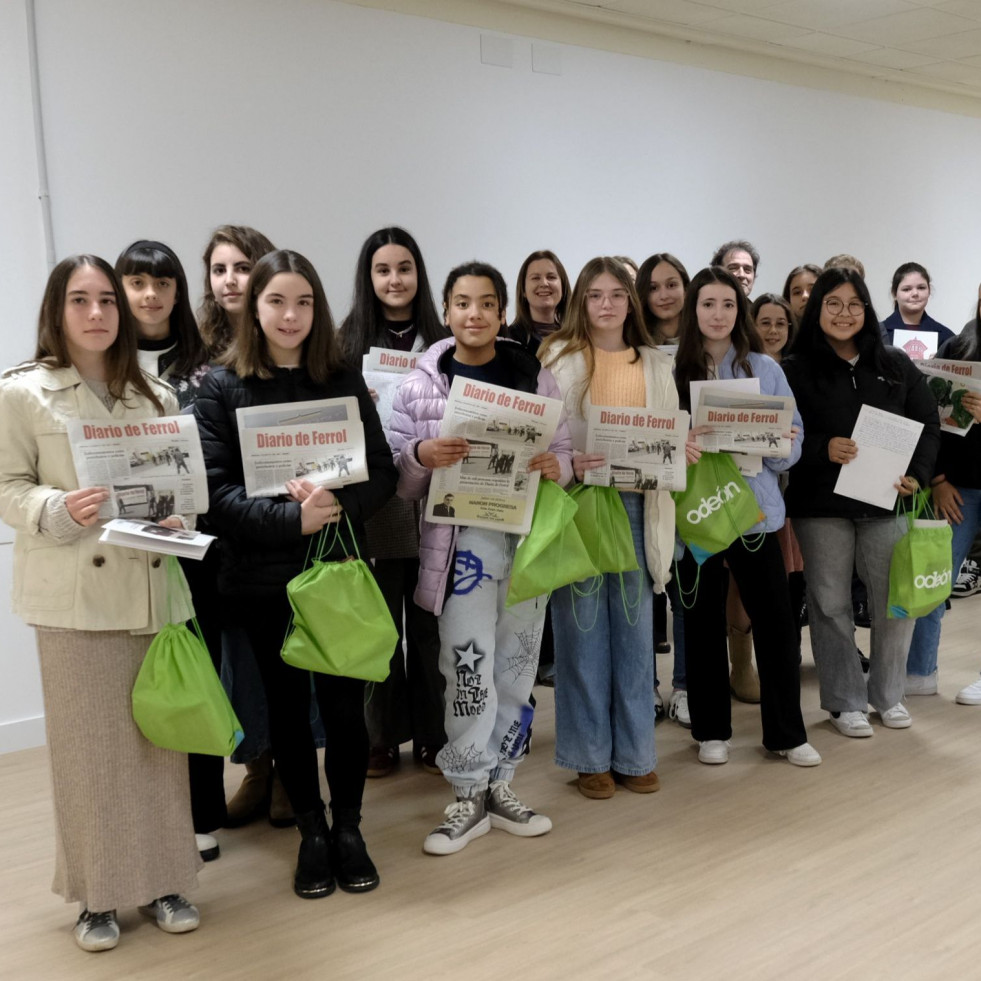 Las jóvenes promesas del dibujo y las letras recibieron el premio de Diario de Ferrol en su cuarto de siglo