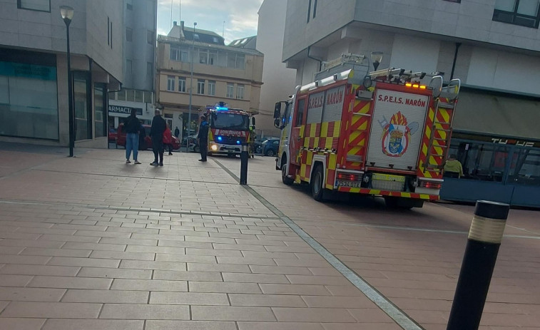 Evacuada la plaza Tranvías de Narón por una fuga de gas