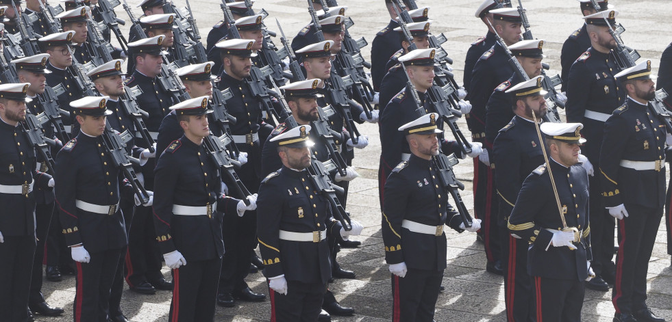 Imágenes del la Parada militar por el 488 aniversario de Infantería de Marina en el Cuartel de Dolores de Ferrol