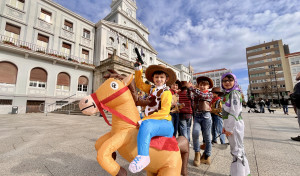 Imágenes de las comparsas de carnaval del Colegio Tirso de Molina