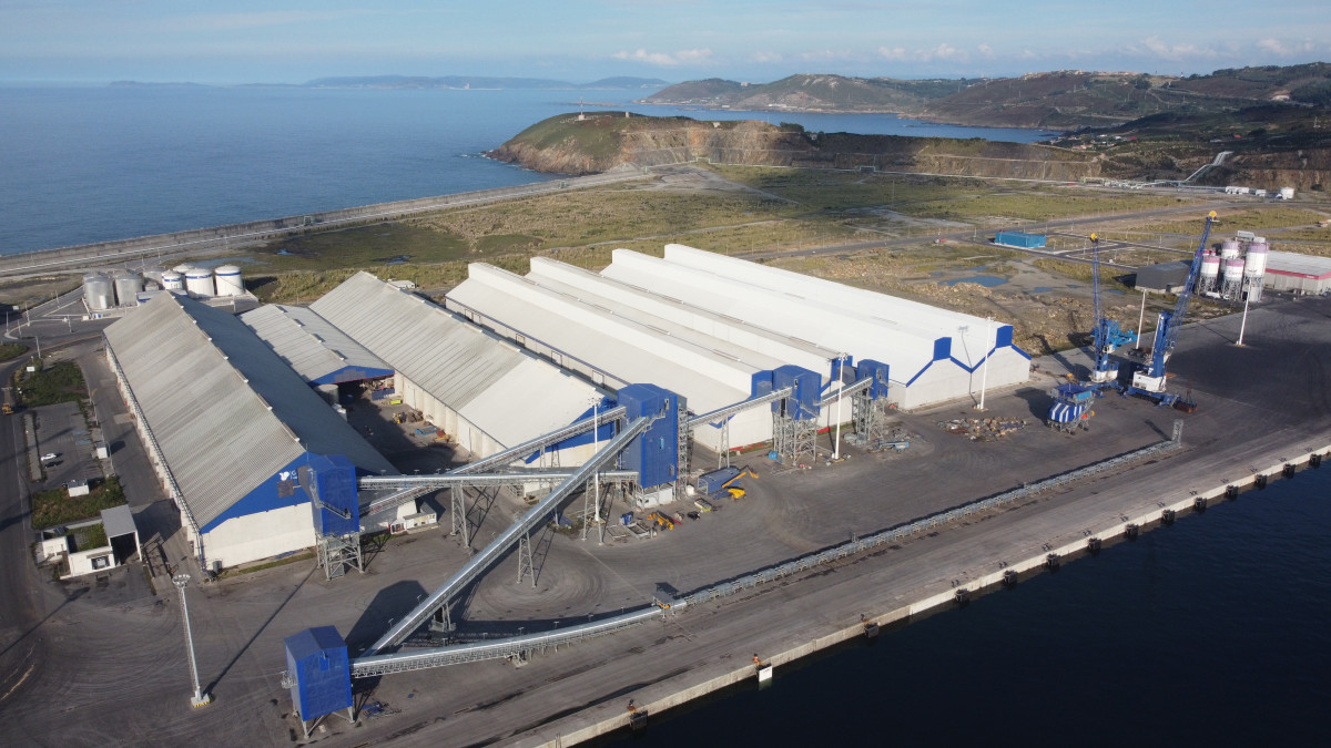 Instalaciones en Punta Langosteira 