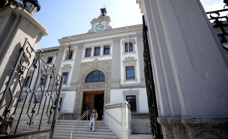 La Audiencia Provincial juzga a cuatro personas por trata de seres humanos en Ferrol y Narón