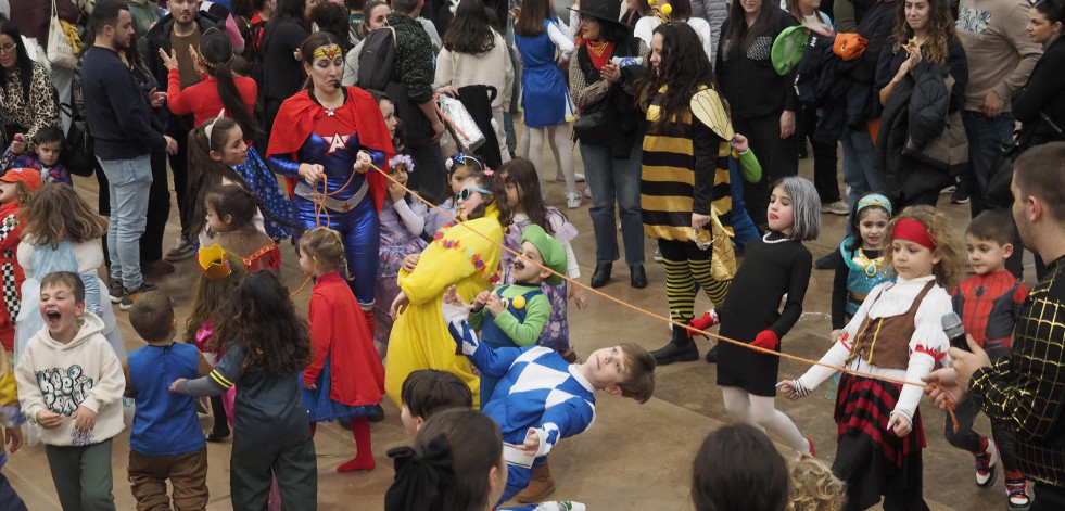 De festa en festa polos concellos da comarca, que continúan a celebrar o Entroido