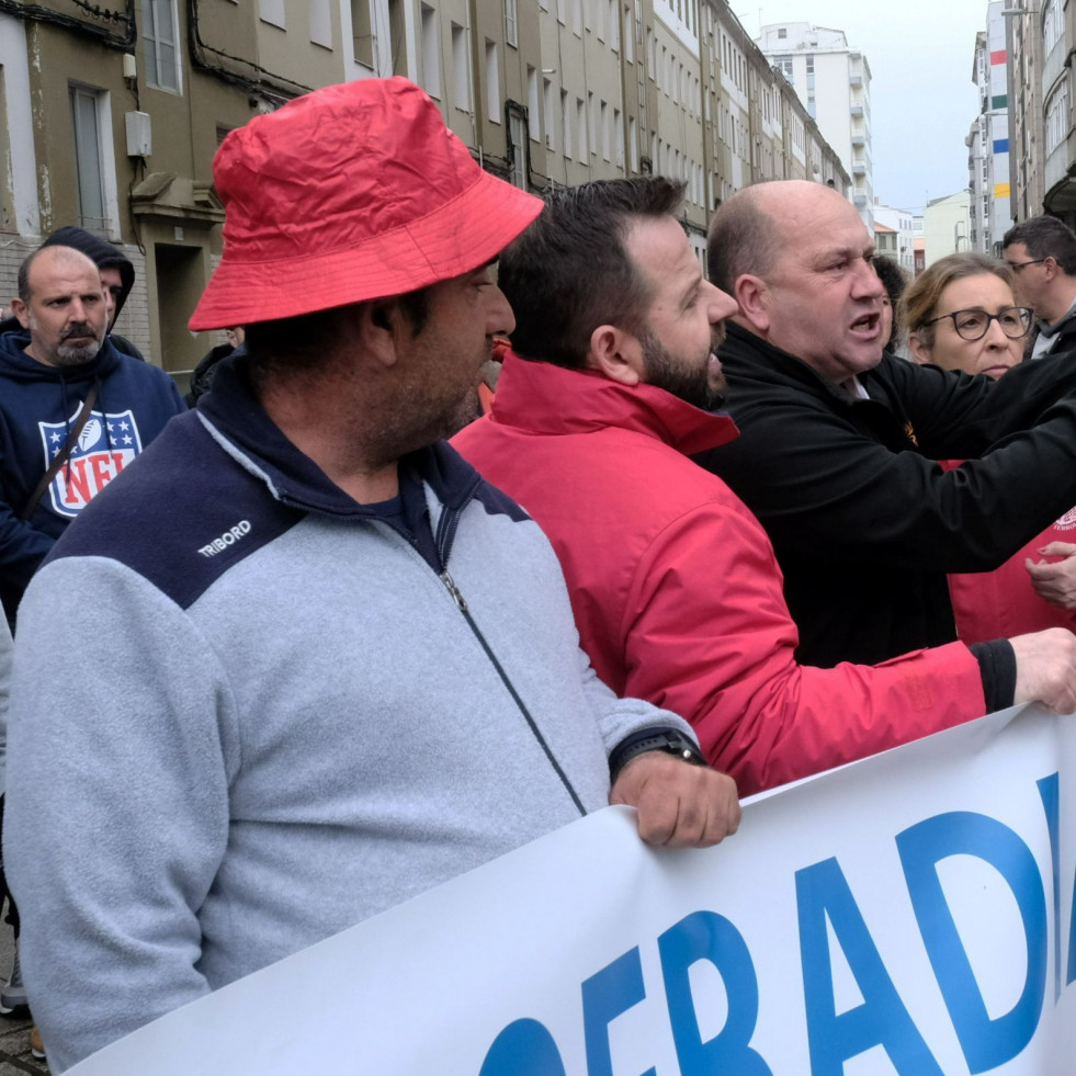 Tensión entre un grupo de mariscadores y los patrones mayores de la ría de Ferrol