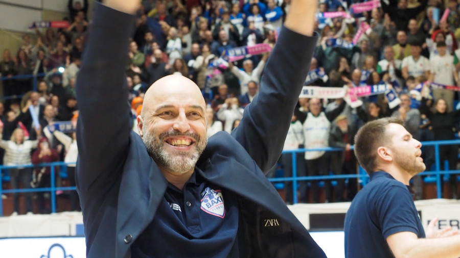 Lino López, entrenador del Baxi Ferrol: "A Malata hace que no te vengas abajo"