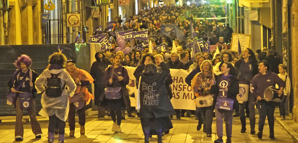 8-M en Ferrol: las imágenes de la multitudinaria concentración feminista