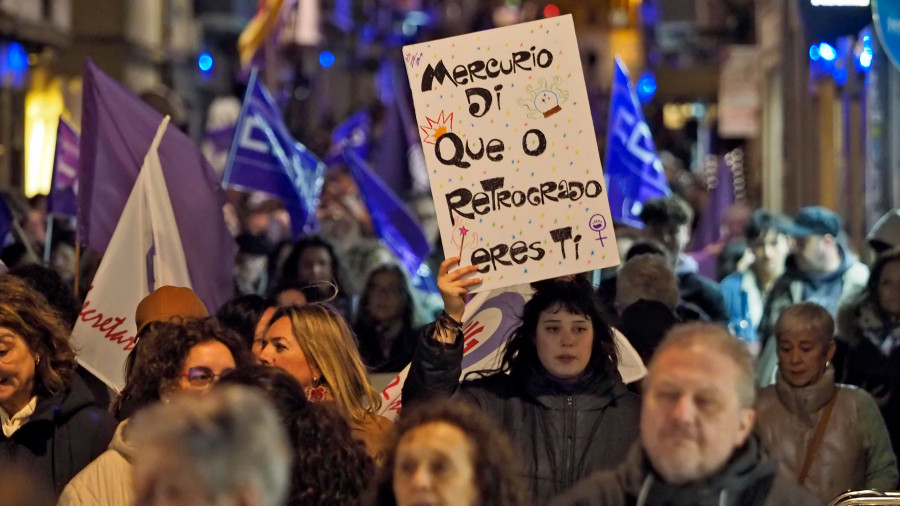 El 8-M feminista volvió a llenar las calles de Ferrol en una gran movilización