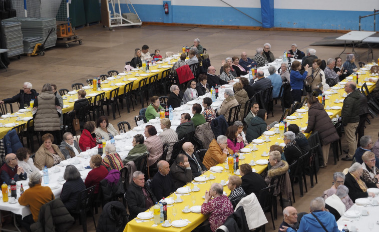 Multitudinario encuentro con la gastronomía del entroido en Neda