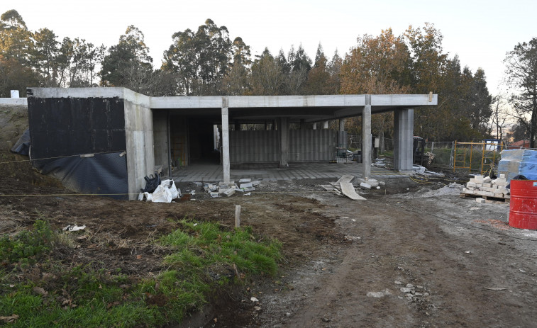 A por la cuarta moratoria para la construcción de la piscina de O Couto, en Narón