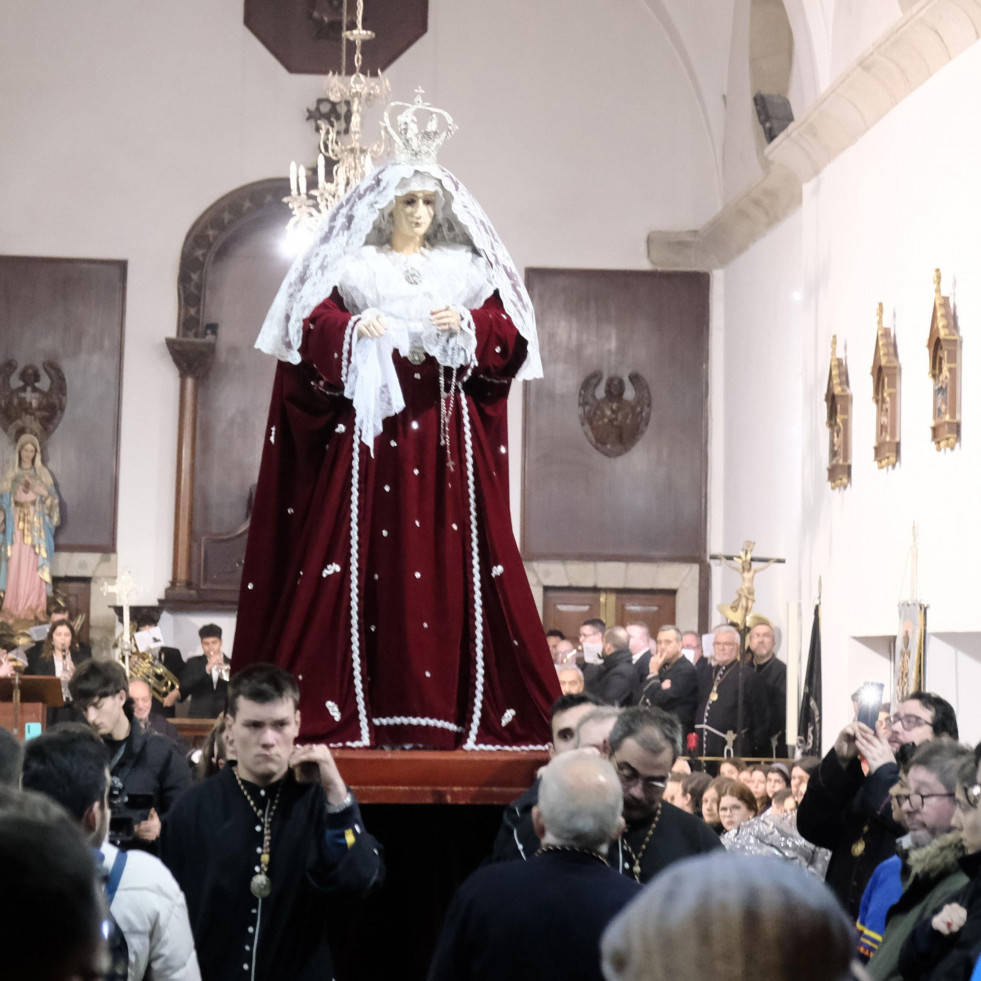 Bendición de la nueva imagen de la Virgen de los Desamparados en la sede de las Angustias