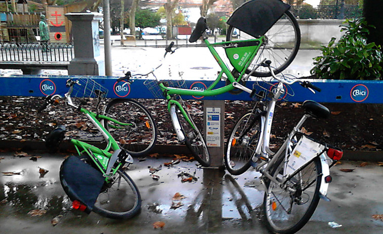 FeC insta al Concello a solicitar ayudas para mejorar el servicio de préstamo de bicicletas