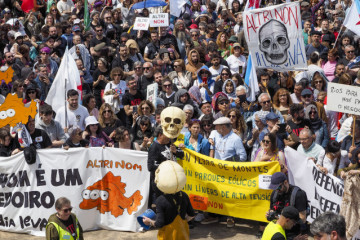 ManifestacincontralamacrocelulosaproyectadaporAltri