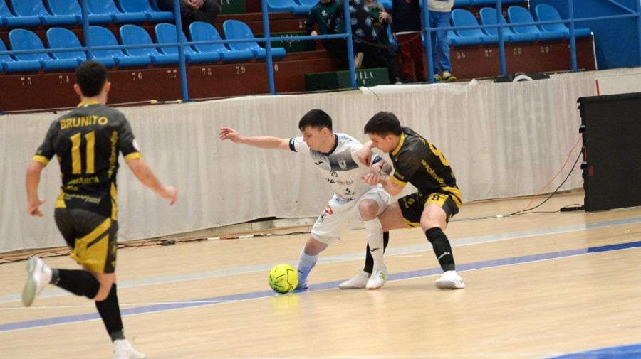 O Parrulo Ferrol se lleva el derbi gallego (4-2)