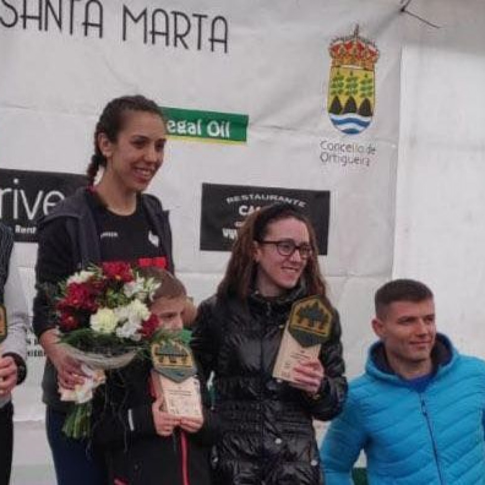 José Santiago y Verónica Bugliot se anotan el trail largo de Montes do Couzadoiro