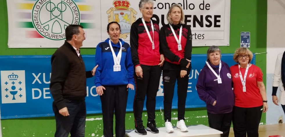 Triplete de Hilda Martínez, del Bádminton Cedeira, en un Gallego con claro color de la villa