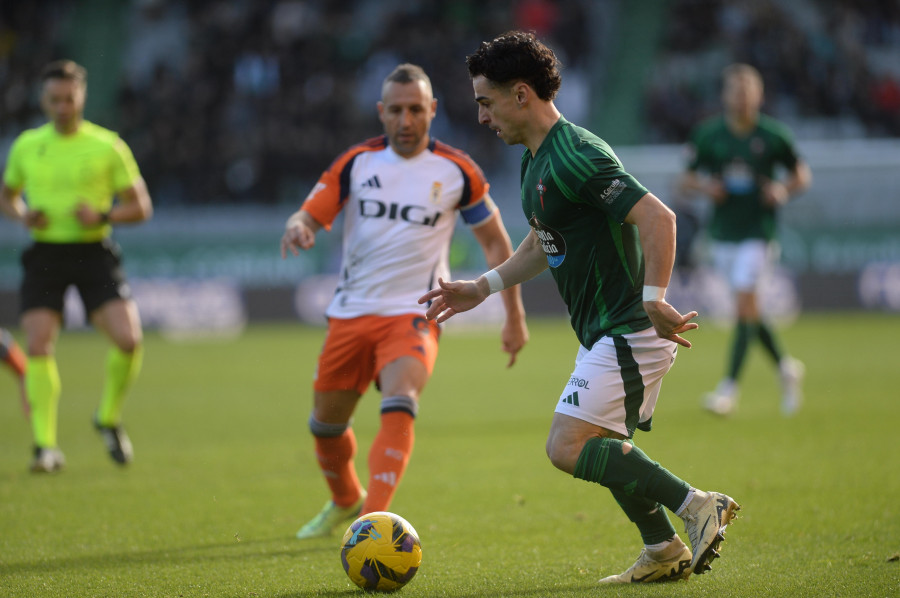 La afición del Racing de Ferrol, a trasnochar en su desplazamiento a Oviedo