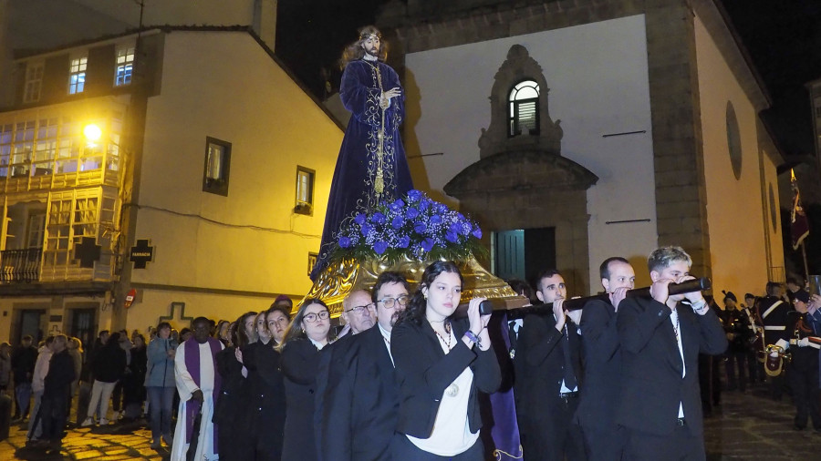 La Semana Santa de Ferrol da sus primeros pasos este 2025 con el Vía Crucis de la Junta